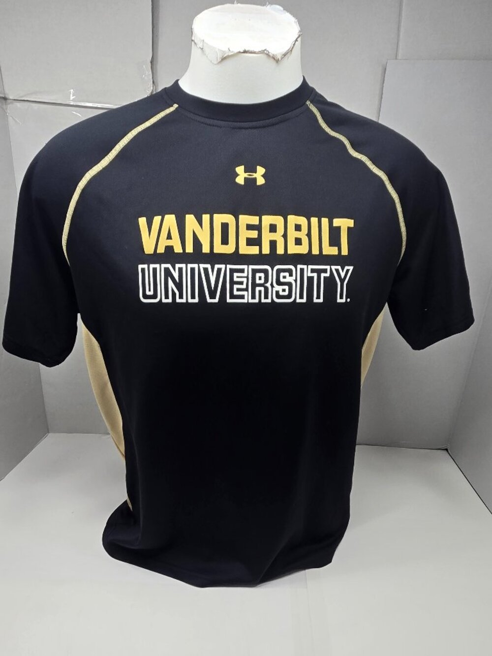 🏈🔥 UNDER ARMOUR VANDERBILT COMMODORES HEATGEAR SHIRT – MEN’S LARGE 🔥🏈